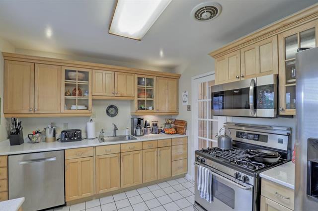 525 Chesterton Ave - Photo 2 of 17