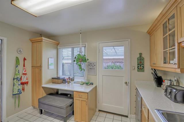 525 Chesterton Ave - Photo 3 of 17