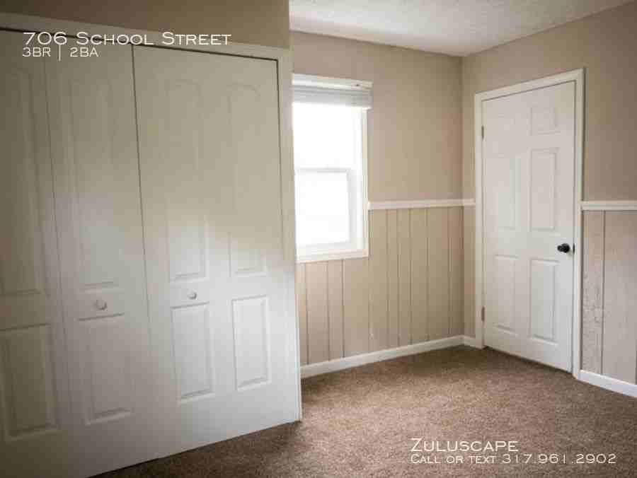 706 School St - Photo 2 of 20
