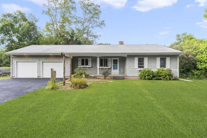 1251 Stony Ln - Photo 2 of 34