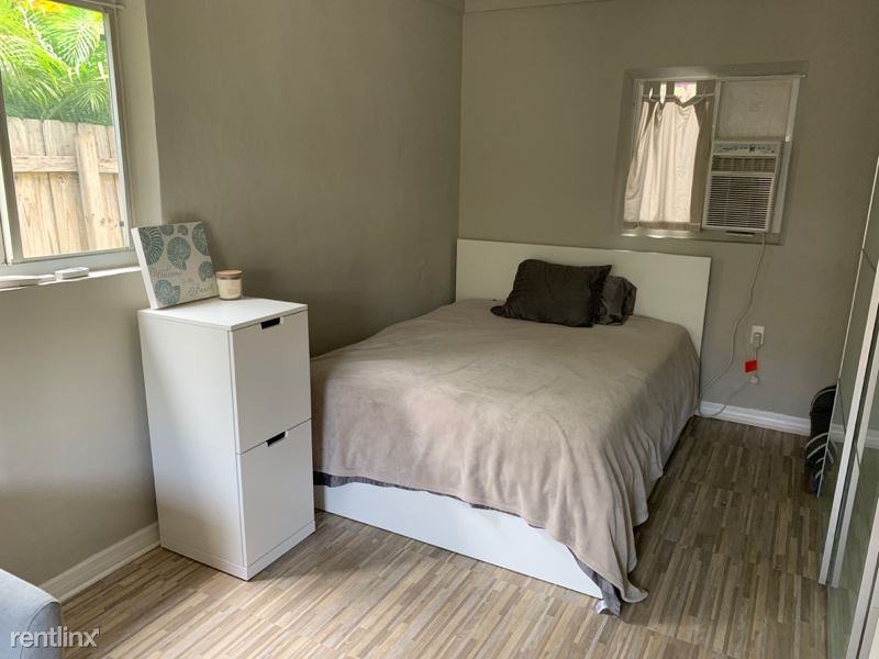 212 212 Cornell Dr Back - Photo 3 of 15