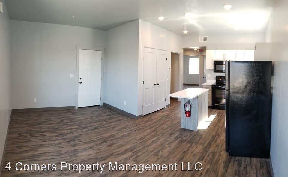 591 Turin Way - Photo 3 of 9