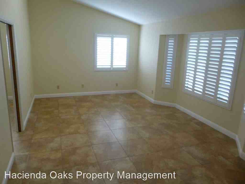 948 Moonlite Dr - Photo 3 of 17