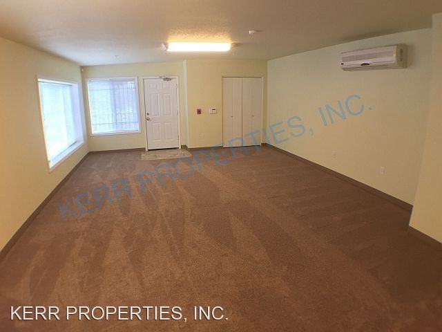 919 SE 44th Ave. - Photo 3 of 10