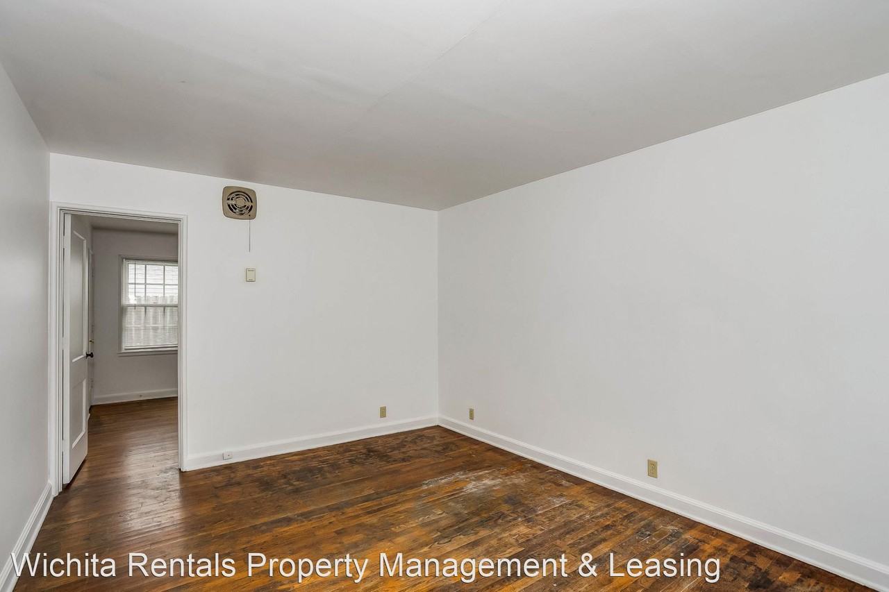 207 Columbia St - Photo 2 of 11