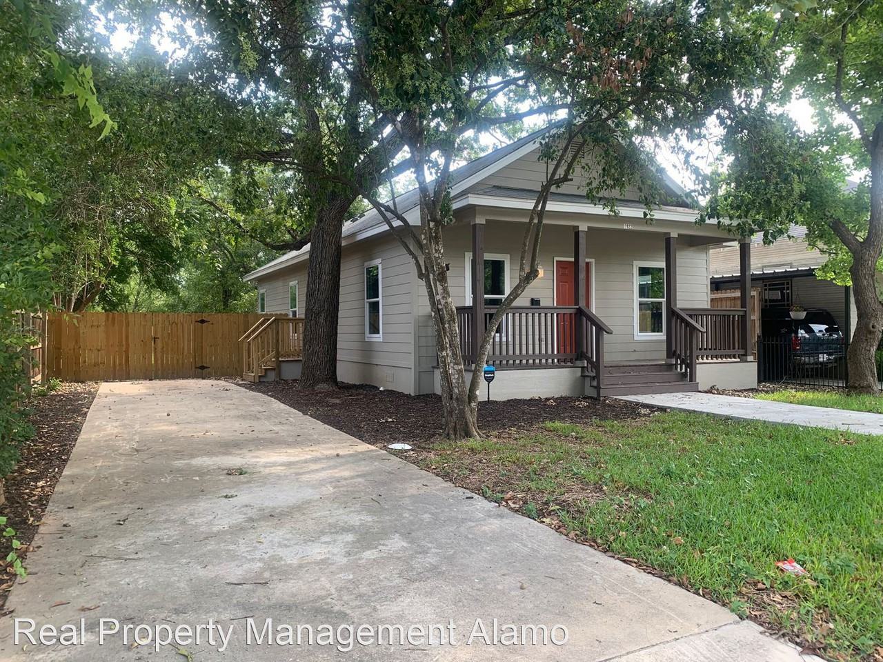 1922 Virginia Blvd - Photo 3 of 15