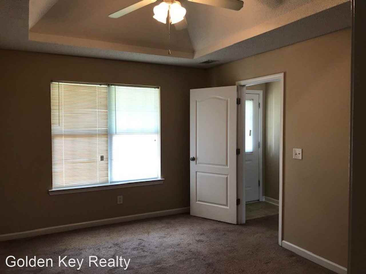 105 Charter Ct - Photo 3 of 15