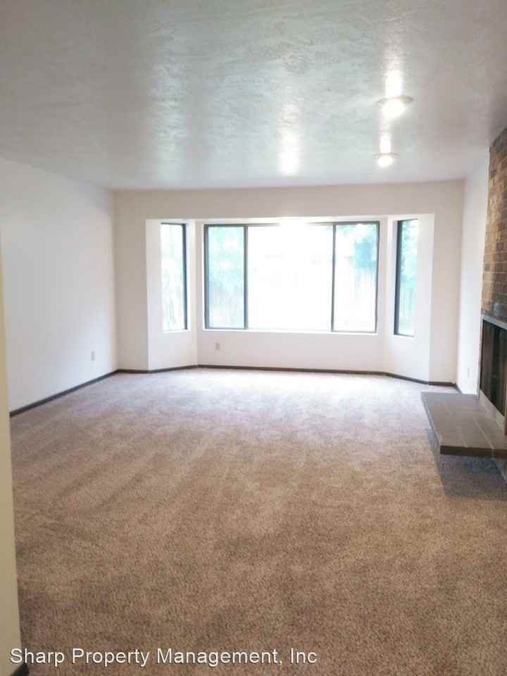 3293 Nebraska St - Photo 2 of 11