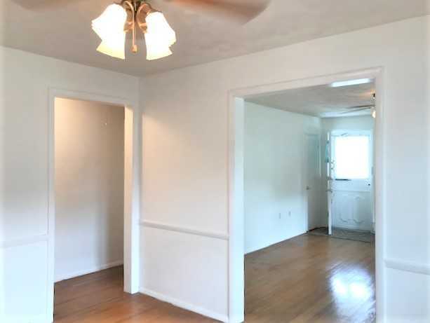 224 Marion Ave - Photo 3 of 12