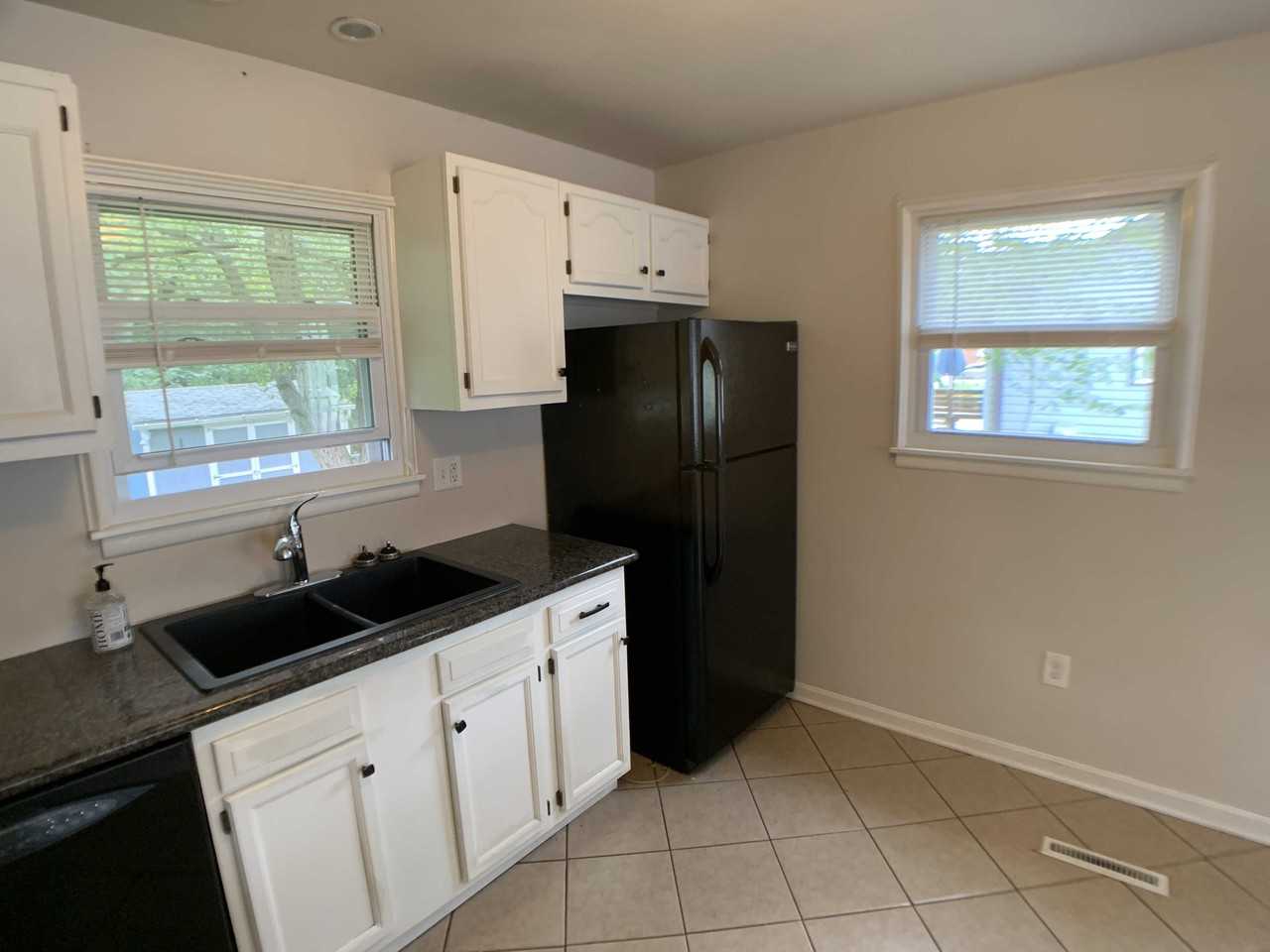 305 Hammershire Rd - Photo 3 of 25