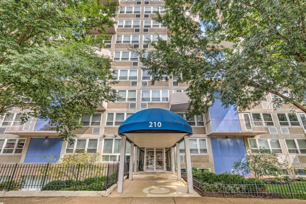 210 210 North 17th Street - 401 - Photo 3 of 25