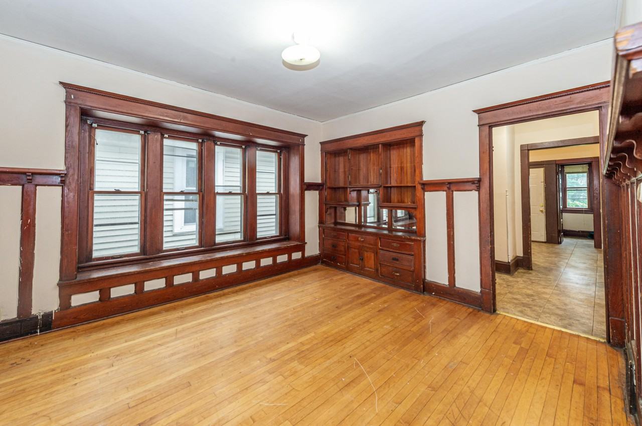 2439 N 37th St - Photo 2 of 10