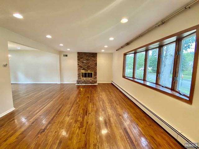 517 Fordham Pl - Photo 2 of 16