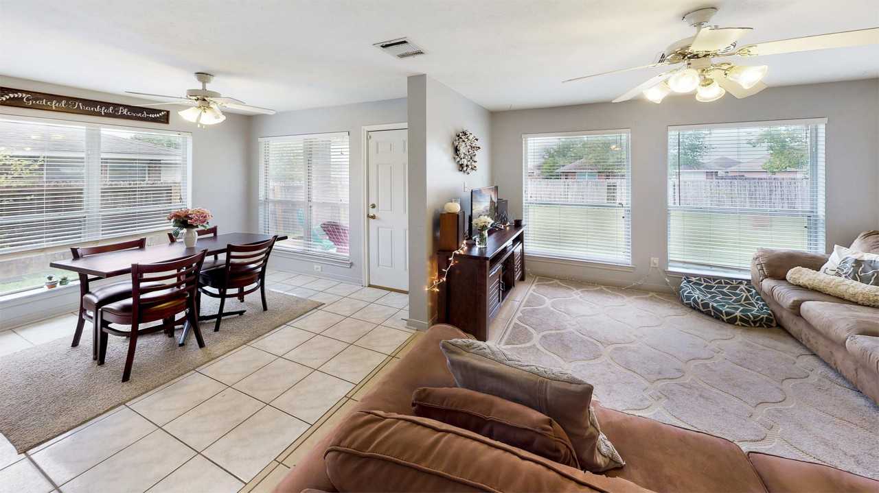 2406 Antelope Ln - Photo 3 of 13