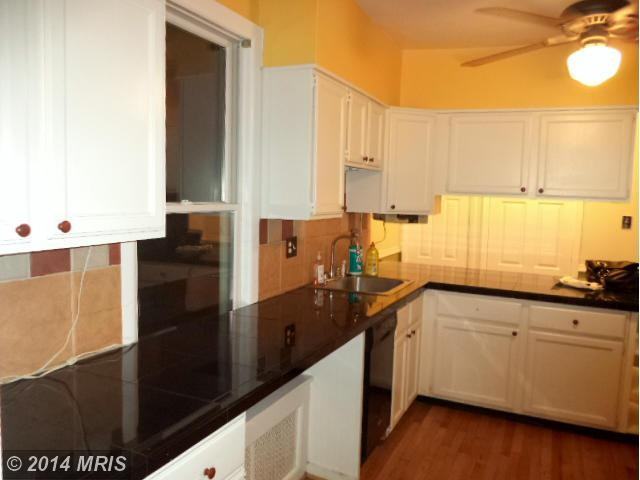 3702 Parkwood St - Photo 3 of 30