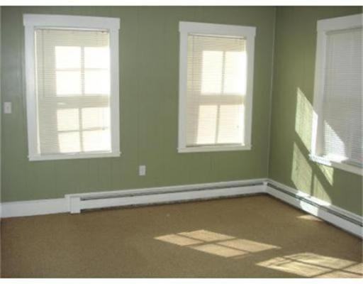 938 Salem St #1 - Photo 3 of 9