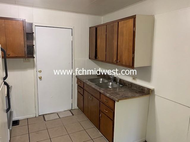 2213 Drexel Ave - Photo 2 of 6