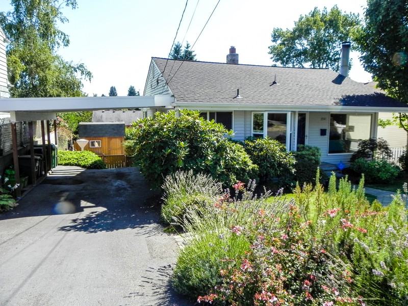 3541 Sw Monroe St - Photo 2 of 6