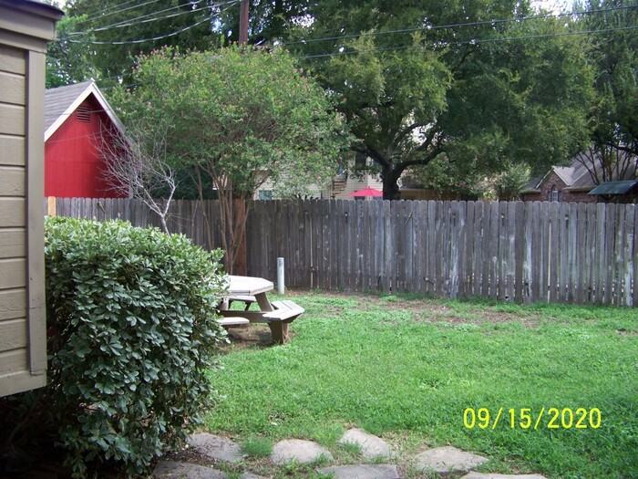 1807 Overcup Dr - Photo 3 of 16