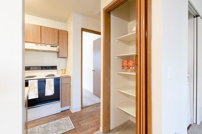 College Glen - Photo 3 of 47