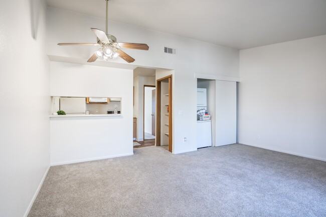 College Glen - Photo 6 of 47