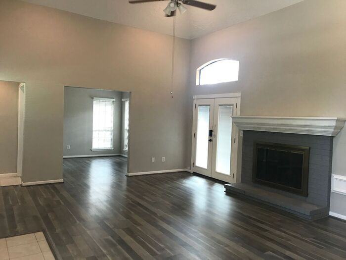 124 April Wind Dr N - Photo 2 of 26