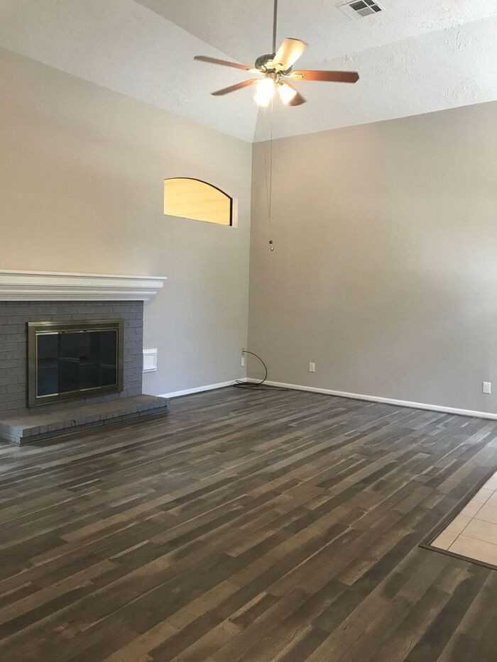 124 April Wind Dr N - Photo 3 of 26