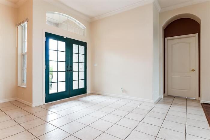 1632 Bayfield Ct - Photo 2 of 18