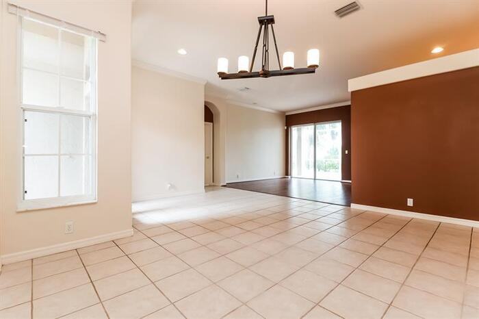 1632 Bayfield Ct - Photo 3 of 18