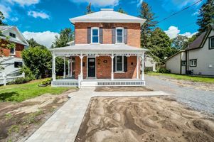 featured image of 217 Thomas Street #2