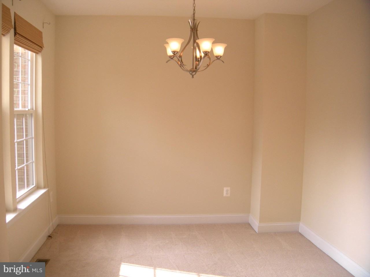 10 Steeplechase Dr - Photo 3 of 22