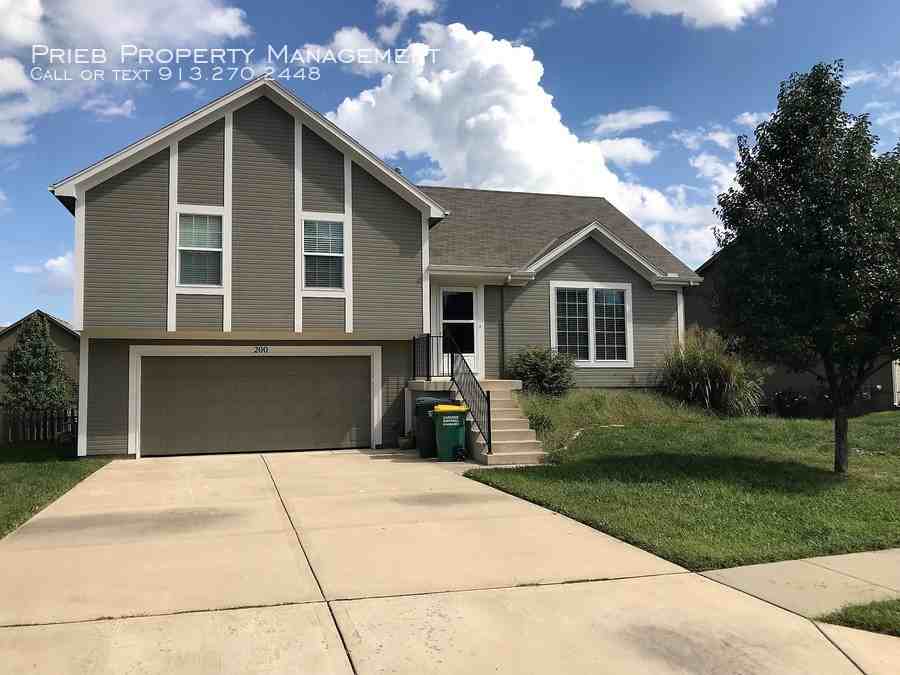 233 W Fountain Cir - Photo 3 of 27