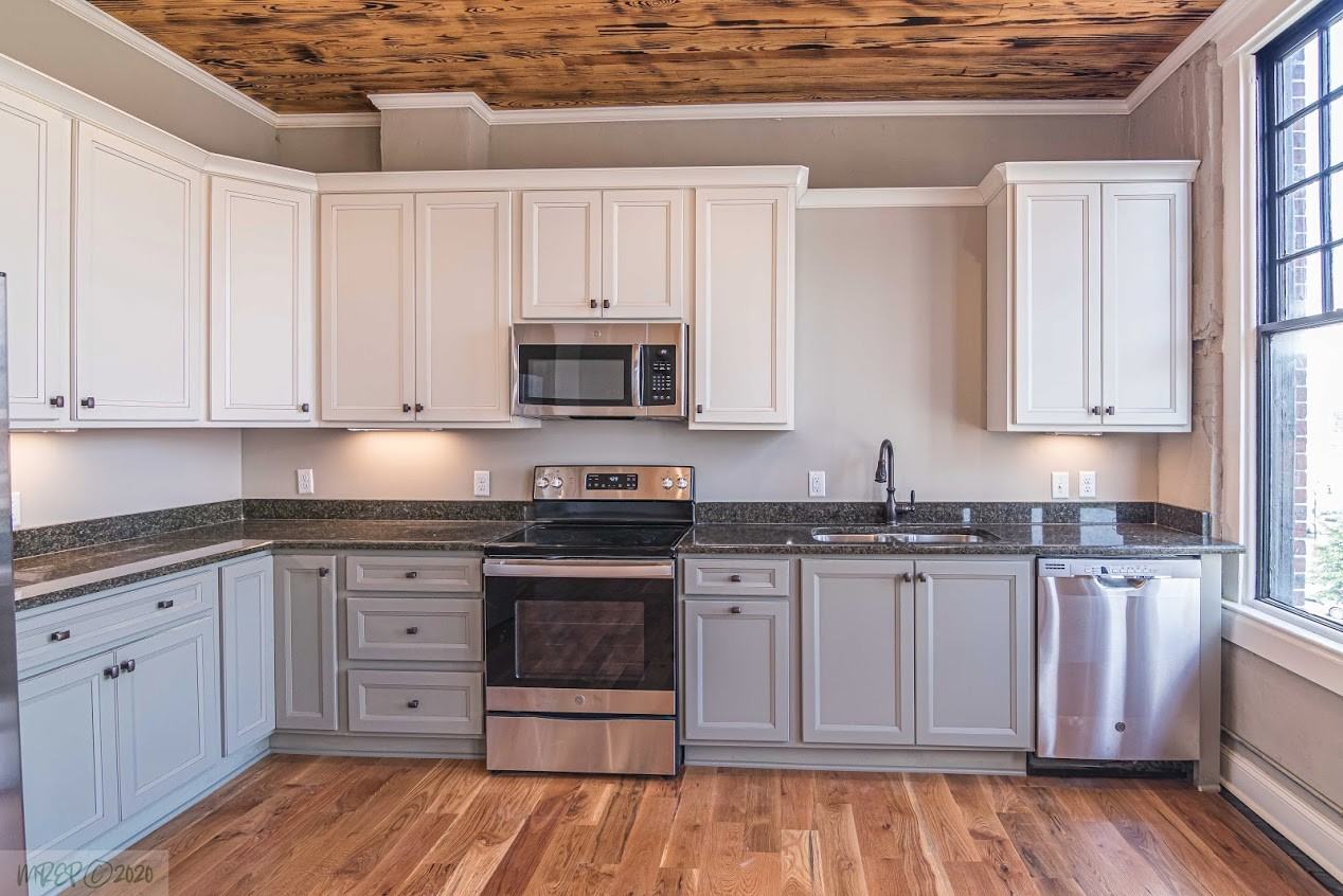 103 North Center Street #8 - Photo 4 of 13