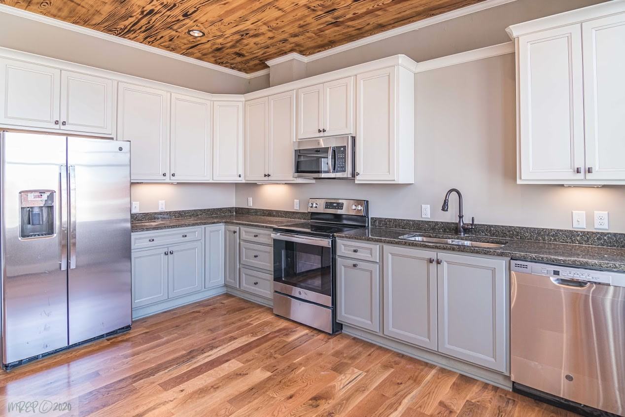 103 North Center Street #8 - Photo 5 of 13