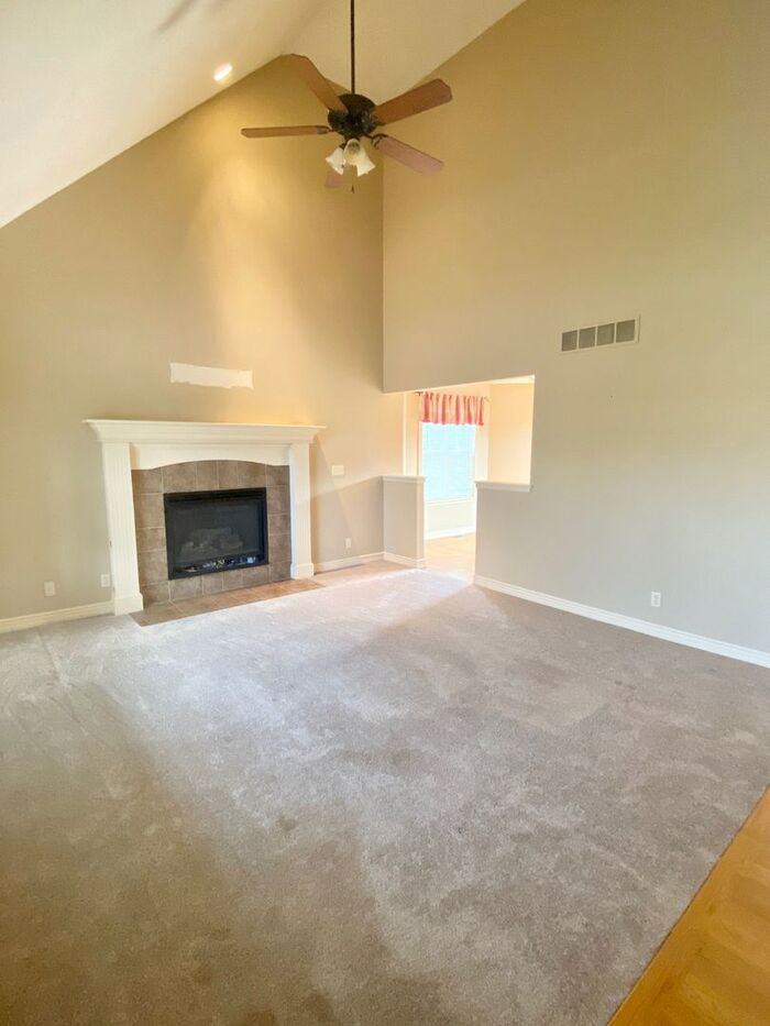 4417 Sw Flintrock Dr - Photo 2 of 35