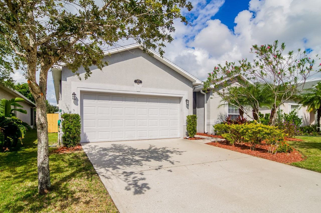 1678 Maeve Cir - Photo 2 of 23