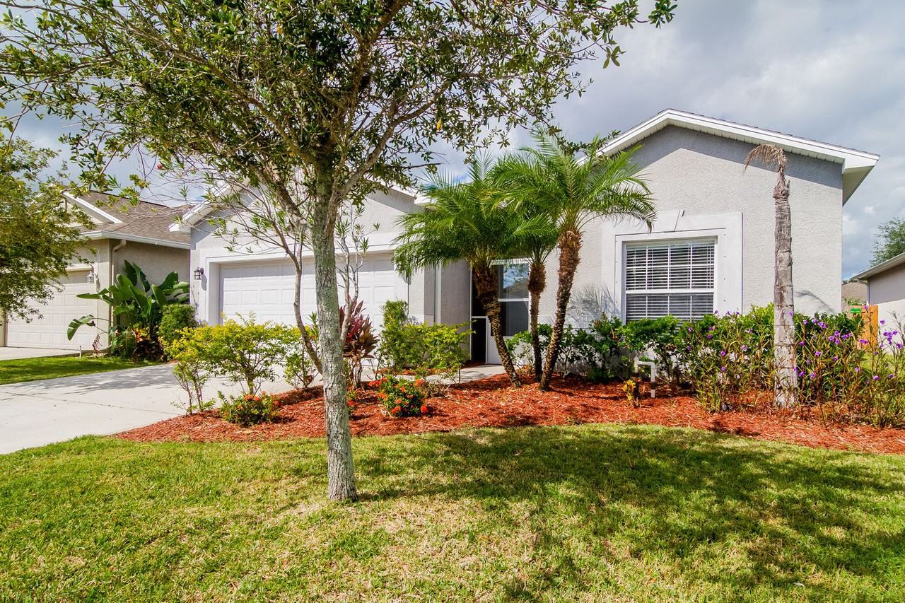 1678 Maeve Cir - Photo 3 of 23