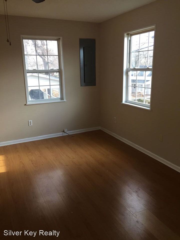 702 Eastanallee Avenue - Photo 3 of 18