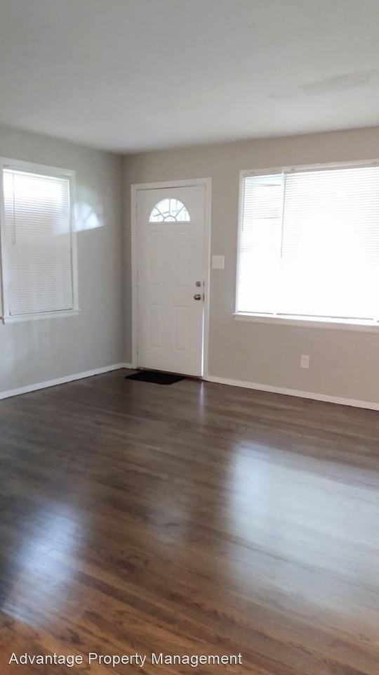 424 Stoneham Rd - Photo 2 of 7