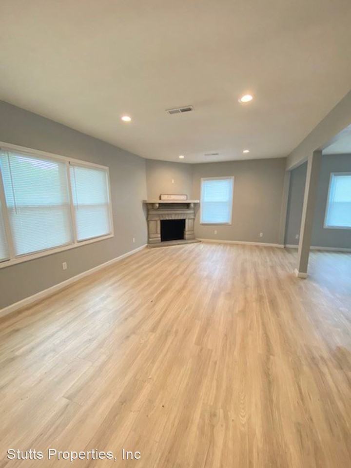 108 Village Dr - Photo 3 of 20