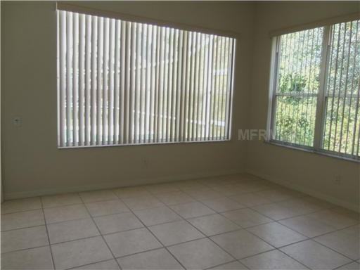 19226 Autumn Woods Ave - Photo 2 of 21