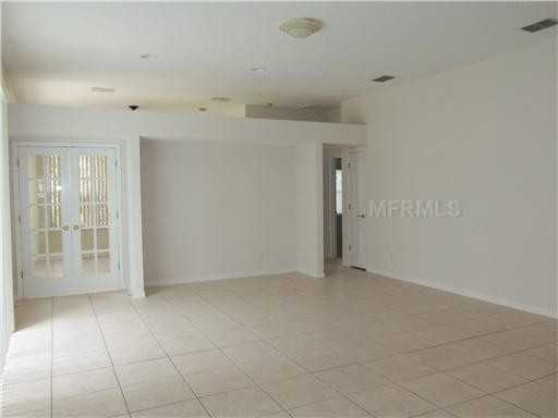 19226 Autumn Woods Ave - Photo 3 of 21