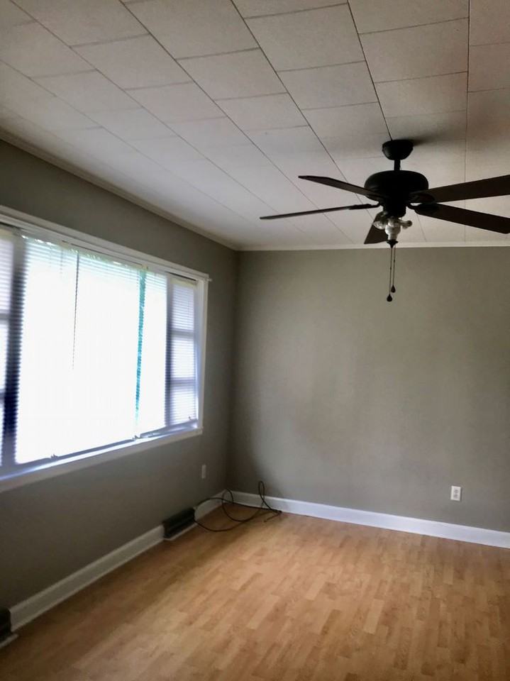 831 Siloam Rd - Photo 3 of 6