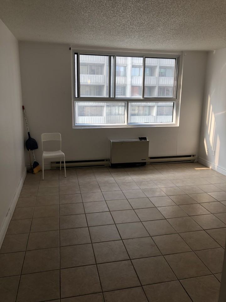 1650 Boulevard de Maisonneuve Ouest #903 - Photo 2 of 5