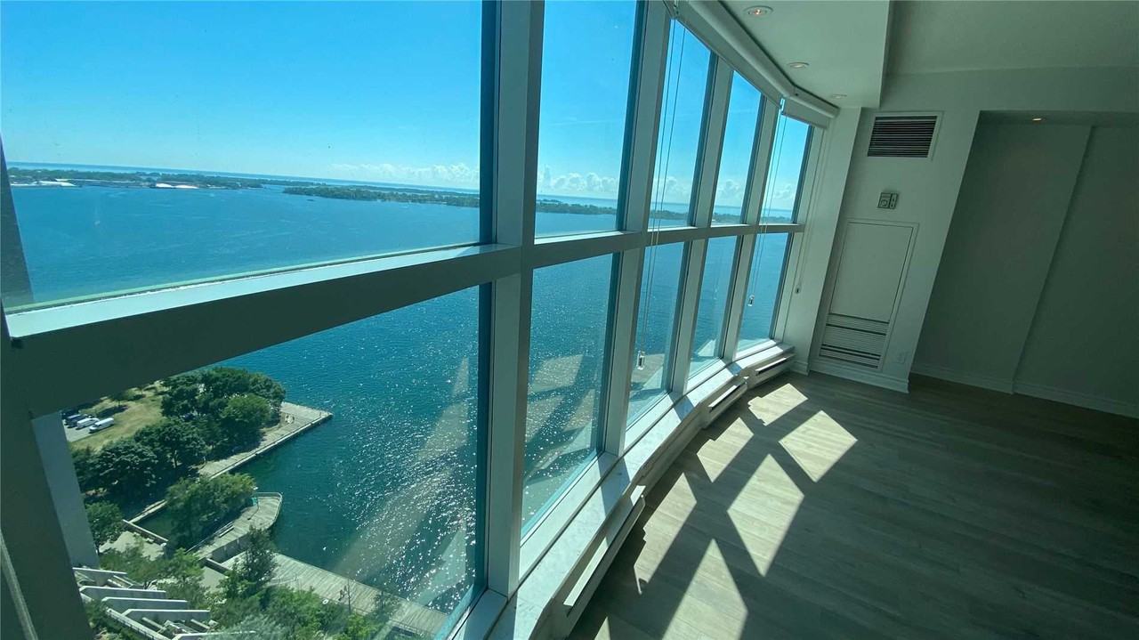 99 Harbour Square #2802