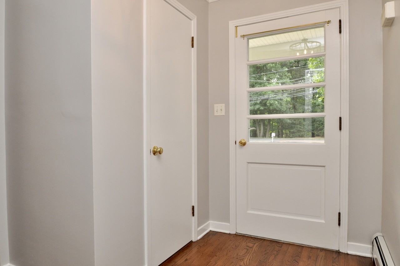 440 Old Tappan Rd - Photo 3 of 12