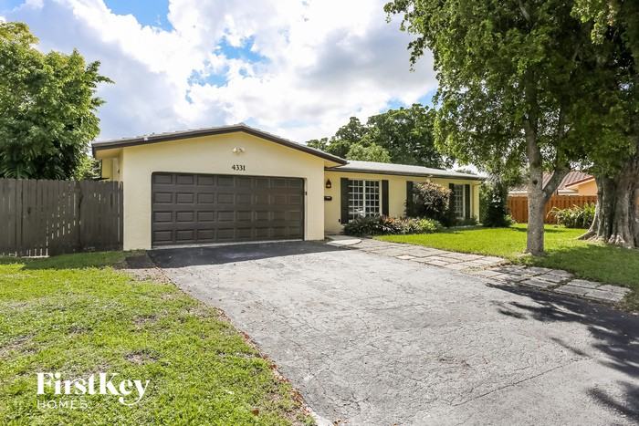 4331 Nw 80th Ave - Photo 2 of 14