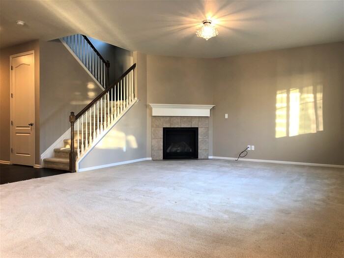 21188 E Layton Ln - Photo 3 of 24