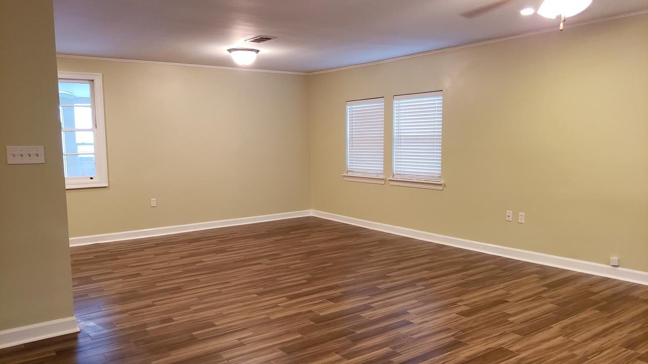 500 Jade Avenue - Photo 2 of 37