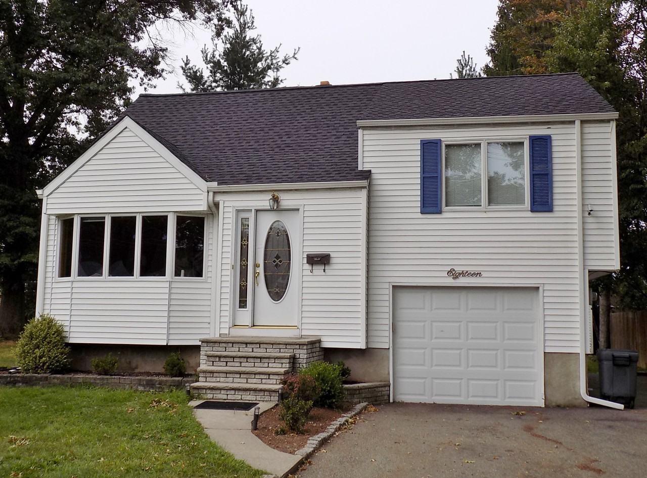 18 Mandeville Ave - Photo 2 of 11